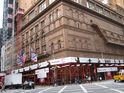 戦争レクイエムは翌2010年ニューヨークでも公演